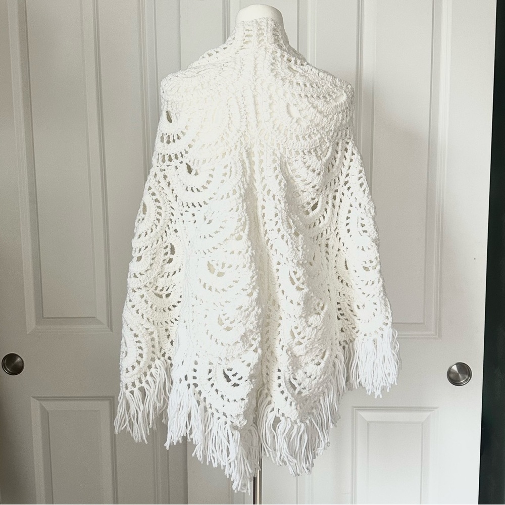 VTG Hand-Knit Crochet Fringe Cover Top Country Boho Shawl Poncho Festival Hippie - Picture 6 of 13